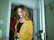 黄发人妻大屁股邀请大鸡巴男后入肥臀刺激呻吟