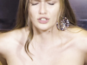 史黛西·克鲁兹将耶稣黑鸡巴回家玩弄深插