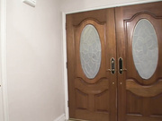 红发舞者在她的屁股和阴户中得到精液