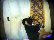 情趣酒店拍攝到的清純大學美女與男友開房愛愛 剛進房就扯掉內衣褲連續幹了兩炮 直接累趴下了 露臉高清