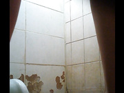 周邊學校餐飲公共廁所蹲點拍攝到的各式美女妹子如廁 好多粉嫩逼逼貌似還未開苞啊～720P高清