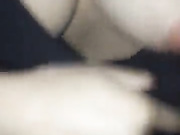 对白有趣台湾老板去CLUP这老板有个怪癖喜欢逐个看小姐下面的毛毛摸奶子