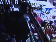 精品推薦 去美國混了幾年的上海美眉李娜在法拉盛唐人街超市單挑幾個洋屌 貌似還有一些華裔臉孔一旁圍觀 720P原版高清