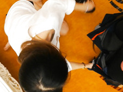 劇情演繹之單身苗條美女居家勾搭上門維修電視的帥氣小夥啪啪打炮 穿著性感透視裝挑逗強行按倒在茶幾上操 對白刺激 國語1080P高清