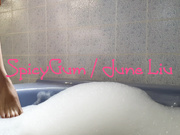 最新流出留学生『小舒淇』刘玥浴室内做爱 泡泡涂满蝴蝶穴 4K