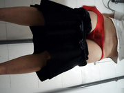 外站最新流出作品-某旅遊景點服務區公共女廁拍攝幾個妹子如廁 貌似下面沒啥毛毛看起很嫩 1080P高清