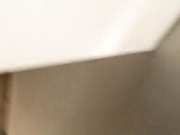 某本科院校大三美女和理工男學長周末賓館開房啪啪 2人邊操邊討論怎麽幹爽 嬌小身材抱起來操爽飛了 國語高清