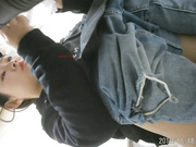 坑神潛入國內某集體職工公寓公共女廁定點偸拍各式年輕妹子如廁噓噓 有個妹子貌似還是個處女未開苞啊 1080P高清原版