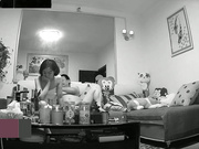 精品推薦 居家攝像頭黑客破解拍攝到的胖墩大叔與漂亮嬌妻洗完澡客廳裏啪啪過性生活 720P原版高清