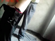 老色鬼猥瑣村幹部大白天廢棄廠房裏私會村會計少婦 打地鋪半推半就給肏了 貌似還內射了 國語高清