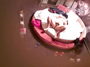 主題酒店拍攝到的師範學院一對眼鏡情侶開房愛愛 開始裝矜持搞幾下就變得主動換了幾個姿勢 直接累趴下了 露臉高清