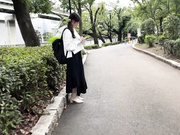 [BEAF-166] 男性経験少な目、お店のエロ本見て興奮しちゃってパンツ濡らすド淫乱書店勤務女子 - 1of5