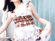 人美逼遭罪激情3P，颜值很高的妹子年轻粉嫩被两个大哥蹂躏，小嘴口交两个大鸡巴揉奶玩逼，让大哥三洞都玩了