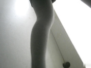 商场女厕近景真实偷拍多位少妇熟女方便，大屁股大鲍鱼哗哗的尿量充足