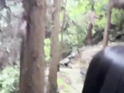 周末趁着老爸工地加班，带着继母去山里，我掀起她的性感蕾丝，没想到继母居然连内裤都没穿，最后无情“抱”操内射她