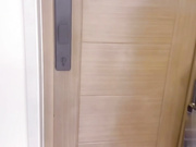 【全网首映内射美团女骑】忽悠女骑手帮忙试穿情趣内衣，边夸赞她好看边对着她摸鸡巴，应该画面太色女骑手把持不住主动开始舔我鸡巴