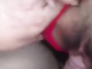 这男的不过瘾，还得自己摸