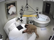 主题酒店偷拍-气质美少妇和单位领导偷情,没想到胖领导战斗力那么强床上已经受不了了,还拉到浴缸