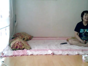 妹妹的同学很清纯送个手机在家里给操了小穴又紧又嫩直叫痛