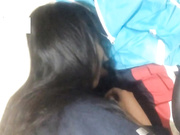 现在的学生真早熟 女生直接帮男友在教室里口爆！