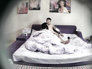 怀旧电影主题酒店TP被人打得遍体鳞伤的小混混还有兴致啪啪