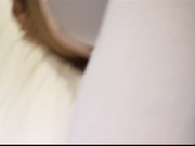 全网首发大神尚未流出的作品，白丝情趣让我用道具狂插，把小鸡巴舔硬站在下面激情爆草1080P高清完整版