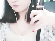 二胡培訓班老師家中果聊兼職,一首二胡版《神話》演奏的還真好聽,再表演紫薇噴水,多才多藝啊