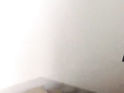 最近很火的网红刘婷天台勾搭个说四川话正在晾床单的打工仔啪啪妹子嫌他鸡巴不够硬