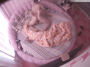 小旅馆情趣圆床偷拍中年男女男的一边搞一边看手机里的AV女的上位摇得很卖力