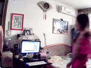 家庭实况360监控拍老公想要了 不停挑逗媳妇 两个乳房吧唧吧唧轮流吸 小媳妇各种理由拒绝 大白天这么亮多害羞 清晰对白