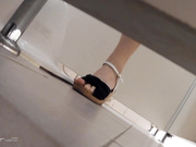 技术大神最新流出大学校园女生卫生间藏匿隔间偷拍一个接一个美女方便拍脸又拍下面全方位拍摄