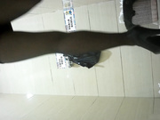 云上高清系列商场女厕全景牛仔裤妹子的内裤图案很养眼