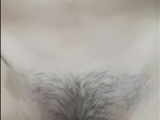 白肤美婴儿肥嫩妹子和大鸡巴混血帅哥宿舍啪啪激射肚皮上