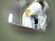 小旅馆偷拍和单位骚妇女同事开房骑在上面疯狂摇小一点的床都要被她摇塌了