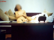 商界成功人士酒店大战公司人妻白嫩美少妇沙发上多体位啪啪抱起来肏蹲在茶几上肏干的汗流浃背少妇欲仙欲死