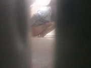 偷拍妈妈上厕所