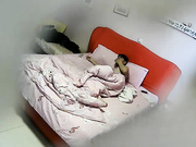 汉奸头中年男和大奶情人酒店开房偷情这少妇下面毛真多大哥给她舔逼估计吃了不少毛