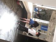 倒闭网站流出宾馆大堂女厕近距离偷拍两个高颜值美女嘘嘘