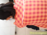 趣味森林WC偷拍精选系列148：偷拍被发现小妹子都要哭了