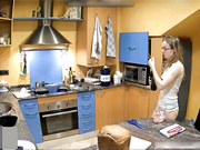 稀缺资源 黑客居家偷拍漂亮妹子换衣