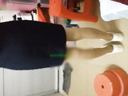 身材性感的包臀裙小嫂子下班和同事出租屋偷情,男的一直用手抠嫩穴,女说：求你了,要鸡巴,喜欢,我不行了要喷了!