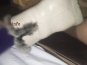 微信约开本田汽车的性感美女出来吃饭,趁机下药带到酒店和朋友一起玩弄啪啪,各种玩