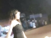 『金三角行动』光头哥街头选妹 200多软妹币挑了个17岁金发巨乳妹 带回酒店随便玩穴猛操