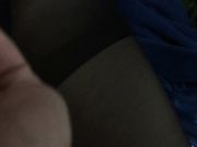 样子可爱的19岁闷骚眼镜妹子穿上黑丝被男炮友用手指抠出水吹硬鸡巴骑坐