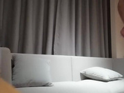 《横扫全国外围圈》酒店约炮颜值还不错逼毛浓密性感的大奶妹貌似快要射手机响了_ev