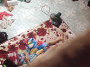 出租房趴窗拍攝年輕情侶全裸居家私密生活 床上激情啪啪各種體位玩弄表情淫蕩 1080P高清完整版