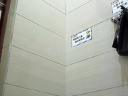 大型商場公共衛生間拍攝到的漂亮妹子如廁 貌似剛剛刮了毛 有點癢不停的撓 1080P高清