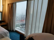 小伙高级酒店和极品身材的可爱小女友 落地窗前啪啪啪 完美露脸