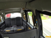 假出租车系列路边搭讪美女妹子把车开到野外道具配合肉棒肏她各种上流体位