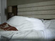 【全網首發】【國產精品】香港某大學年輕小情侶酒店開房體驗性愛 外表清純叫床聲淫蕩 男的體力真好高難度姿勢快速抽插 高清無水印原版